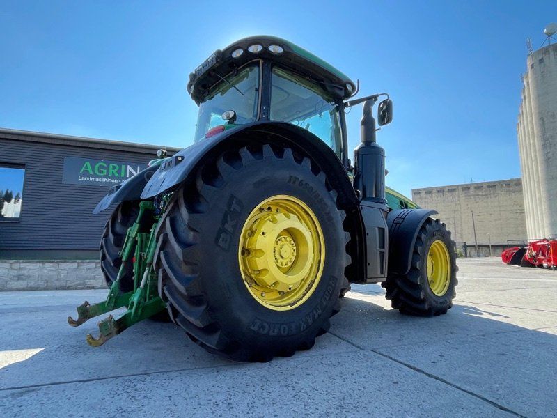 John Deere 8320 R e23