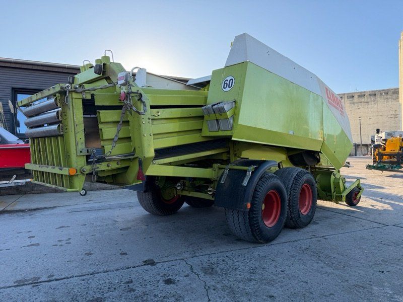 Claas Quadrant 2200 Roto Cut 41877 Ballen