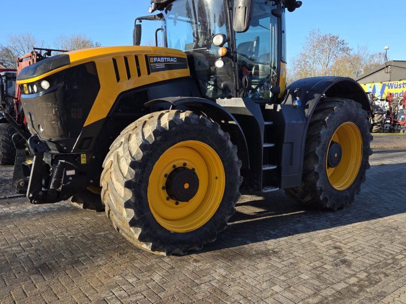JCB FasTrac 8330