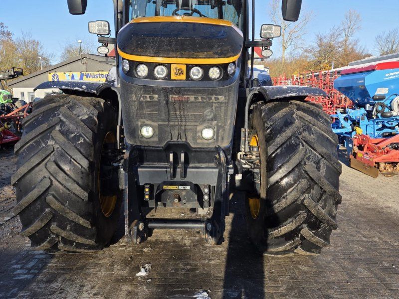 JCB FasTrac 8330