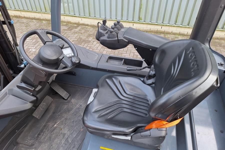 Toyota 9FBM70T Electric, 7 Tons Capacity, Lift Height 4.7