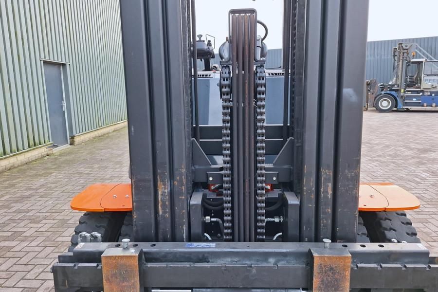 Toyota 9FBM70T Electric, 7 Tons Capacity, Lift Height 4.7