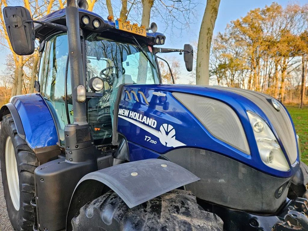 New Holland T7.190 AC ( T7.225 T7.175 T7.165 ) Bleu Power