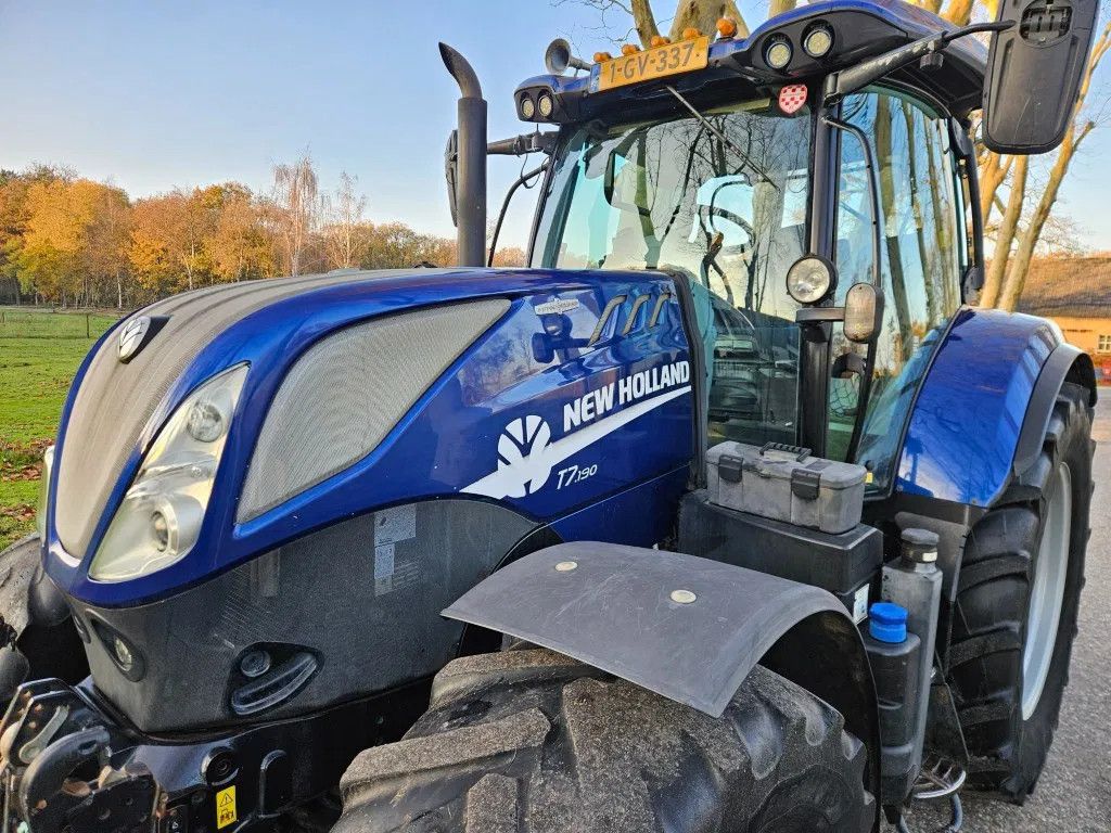 New Holland T7.190 AC ( T7.225 T7.175 T7.165 ) Bleu Power