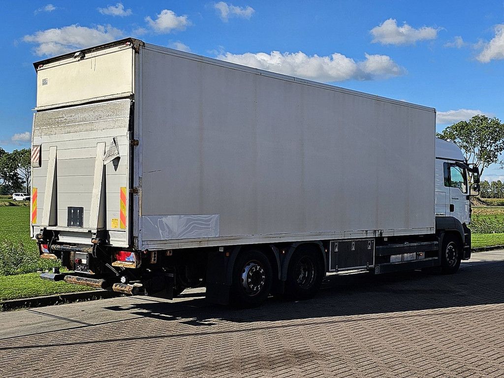 M.A.N. 26.440 TGA lx 6x2 side doors