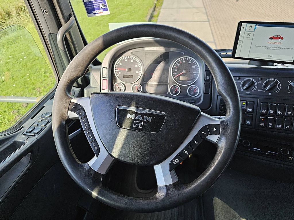 M.A.N. 26.440 TGA lx 6x2 side doors