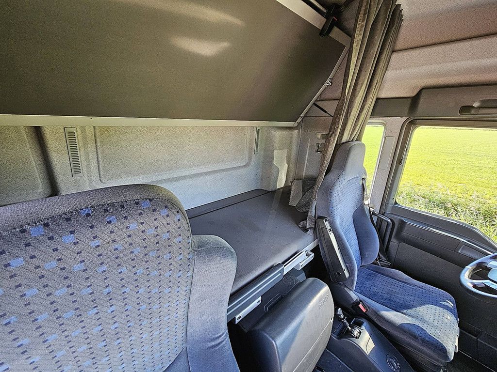 M.A.N. 26.440 TGA lx 6x2 side doors