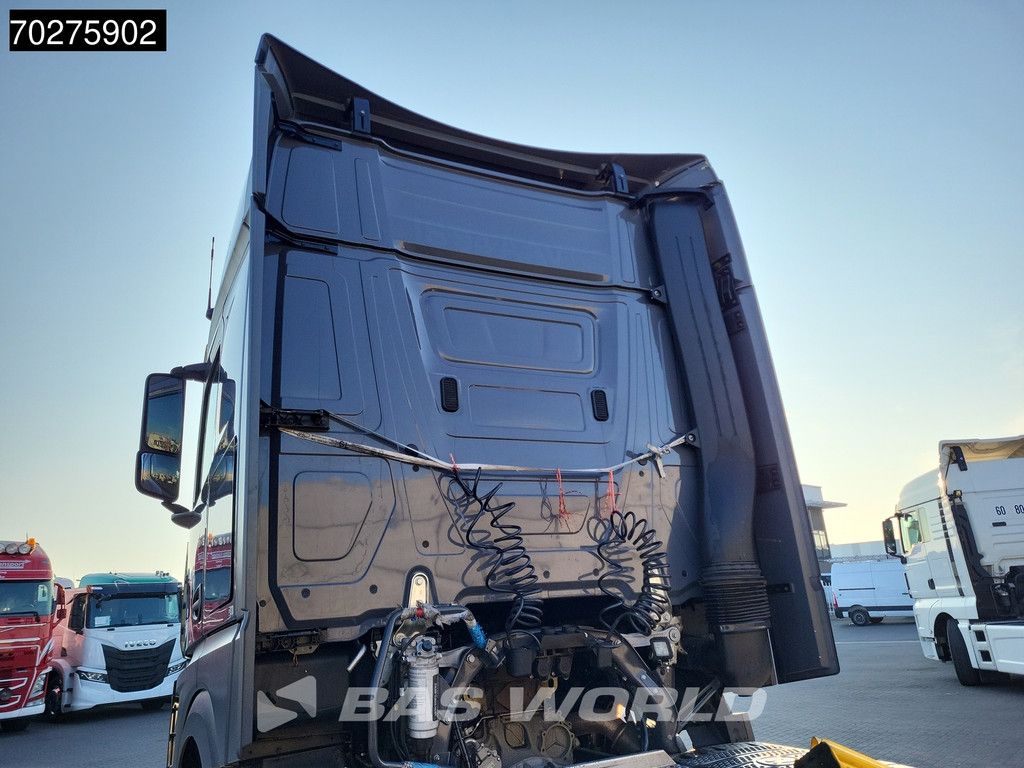 Mercedes Actros 1851 4X2 BigSpace 2x Tanks