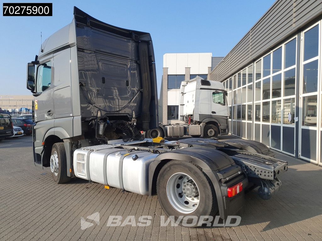 Mercedes Actros 1851 4X2 BigSpace 2x Tanks