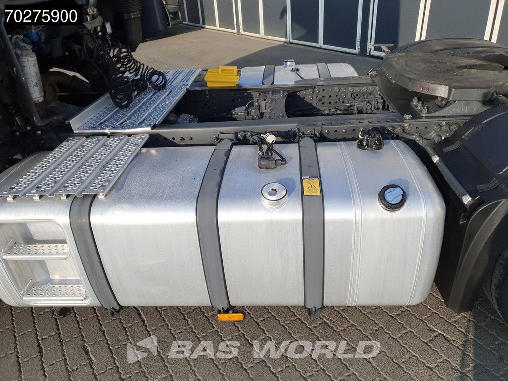 Mercedes Actros 1851 4X2 BigSpace 2x Tanks