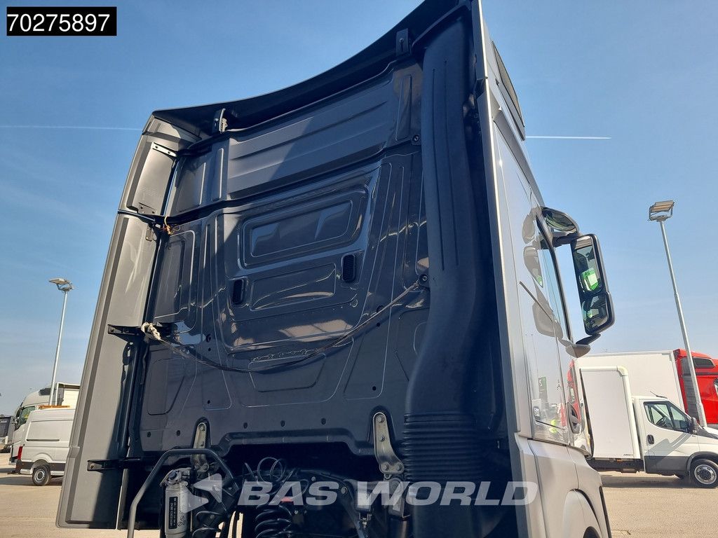 Mercedes Actros 1851 4X2 BigSpace 2x Tanks