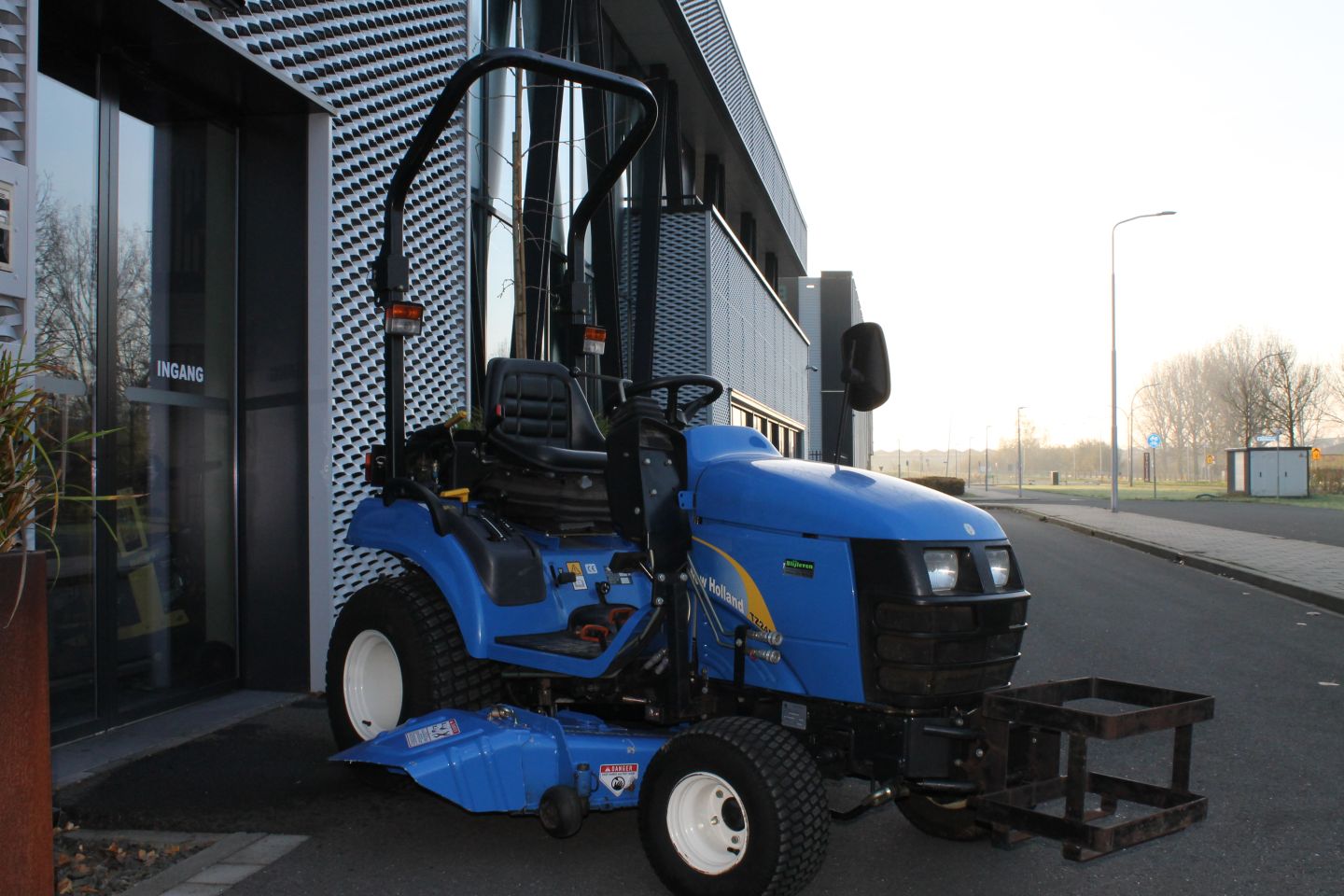 New Holland TZ24D