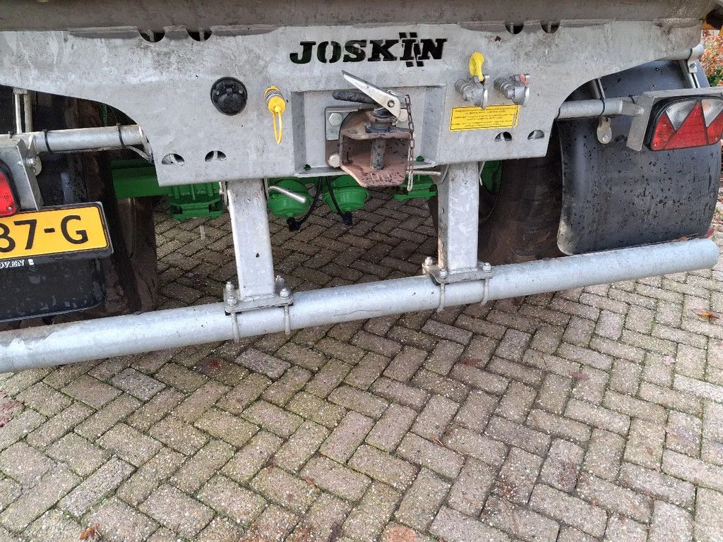Joskin 3 zijdige kipper/dumper met opbouw