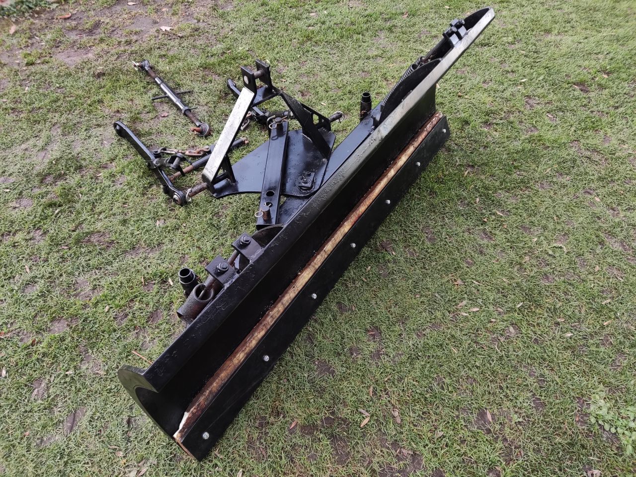 De Vor sneeuwschuif (type KTUB1600, 160 cm, obstakelbeveiliging)