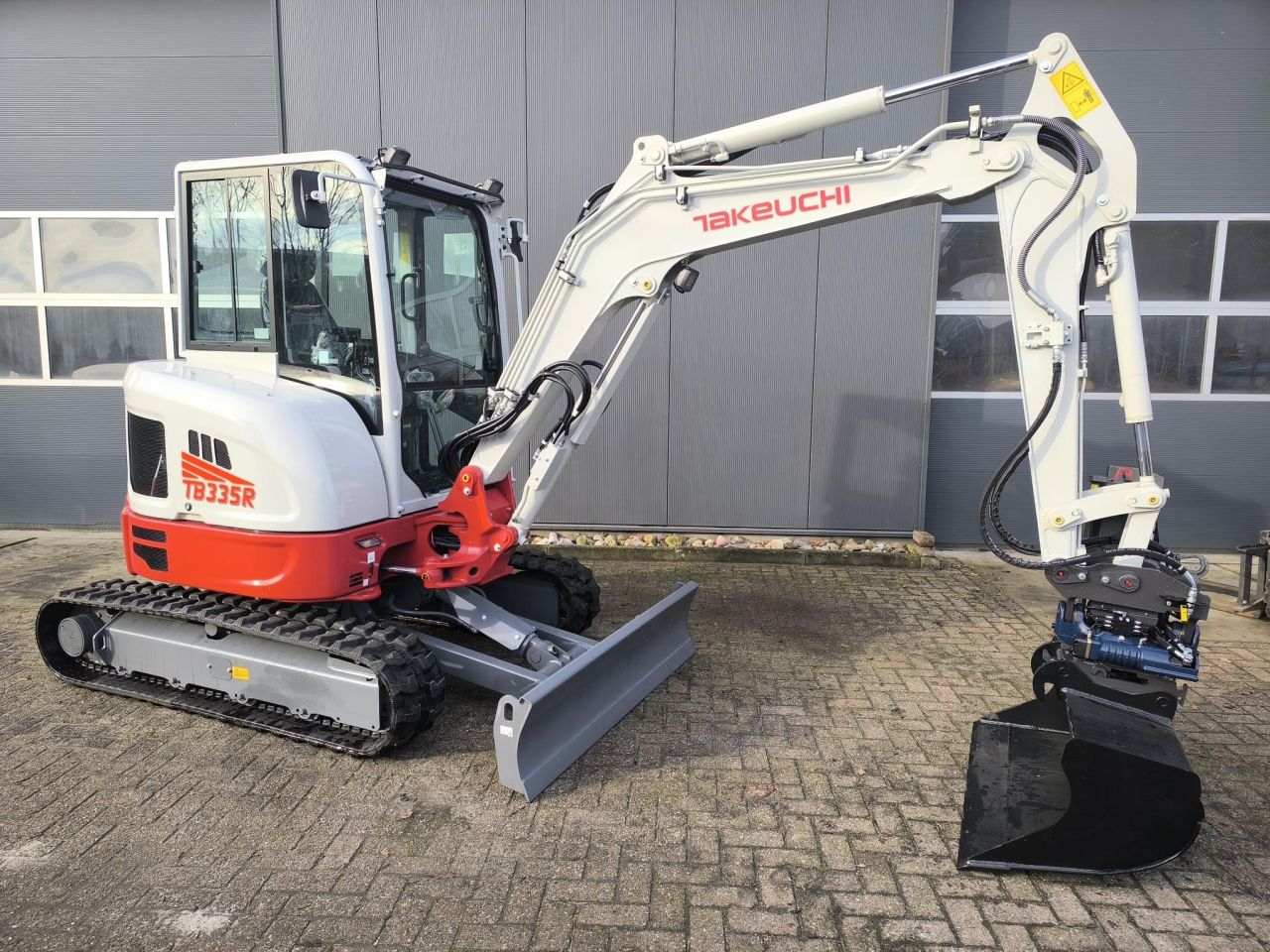 TAKEUCHI TB335R