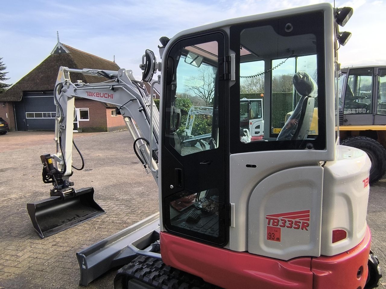 TAKEUCHI TB335R