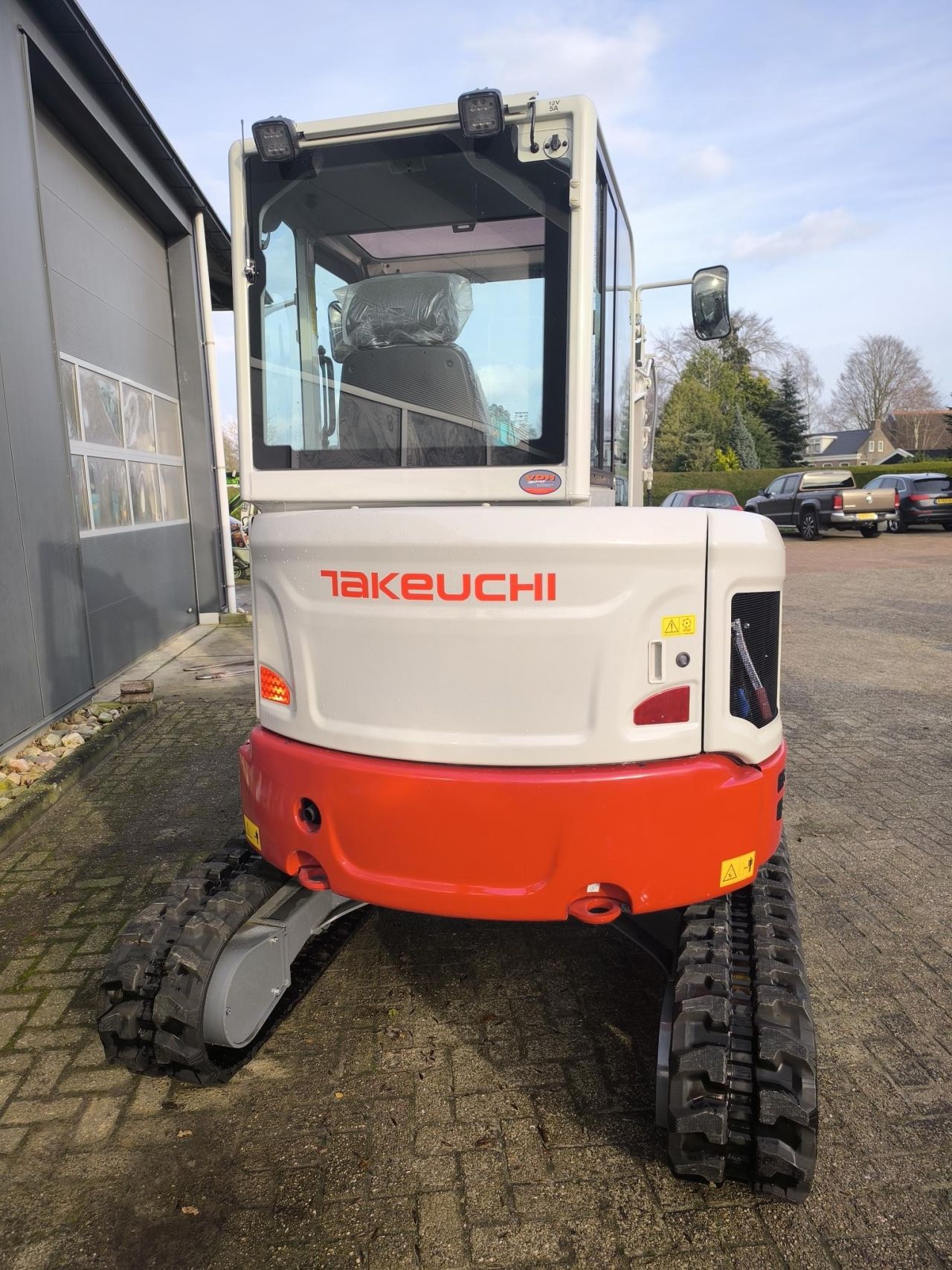 TAKEUCHI TB335R