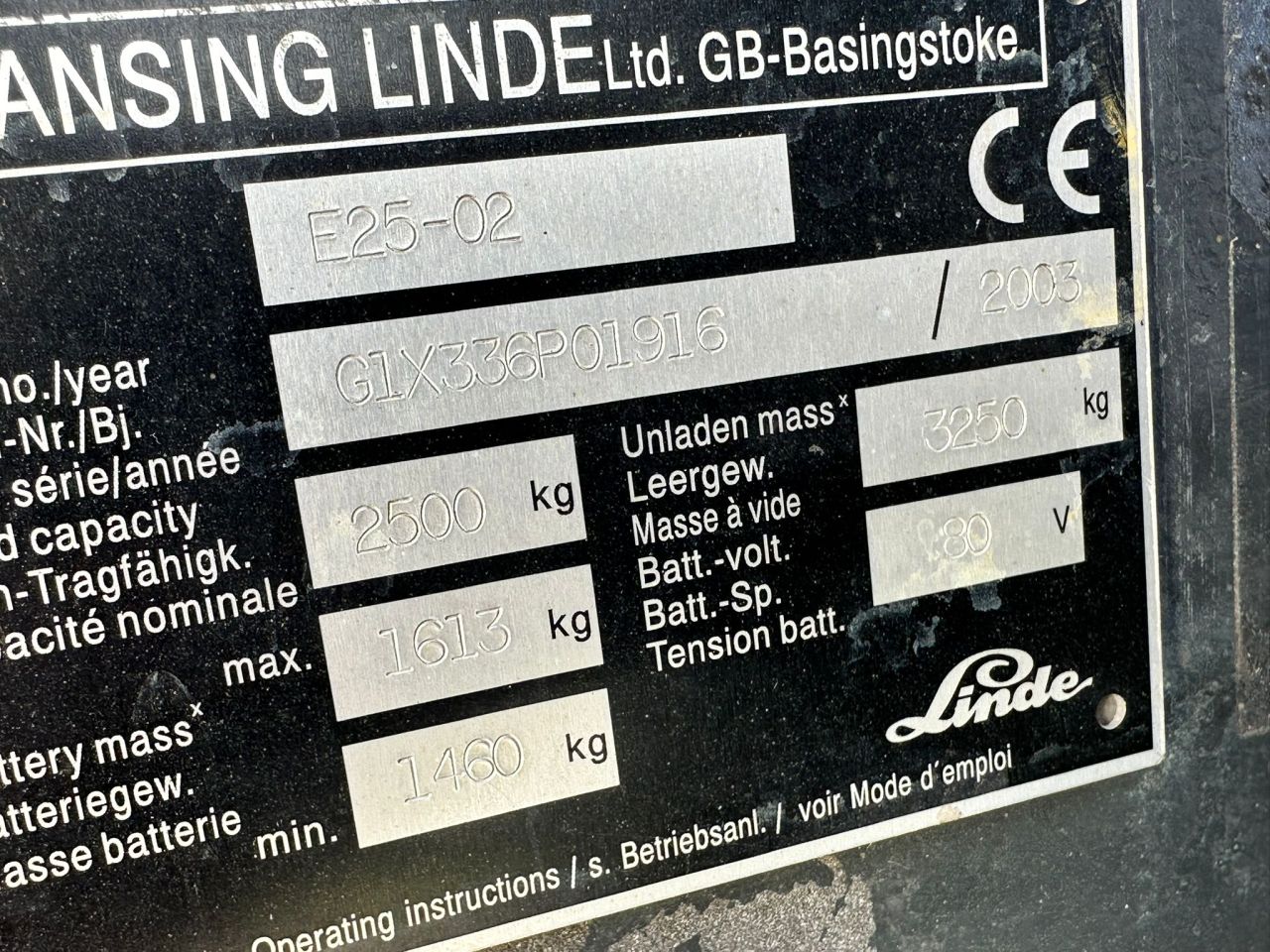 TE KOOP: zeer nette LINDE 2.5 HEFTRUCK