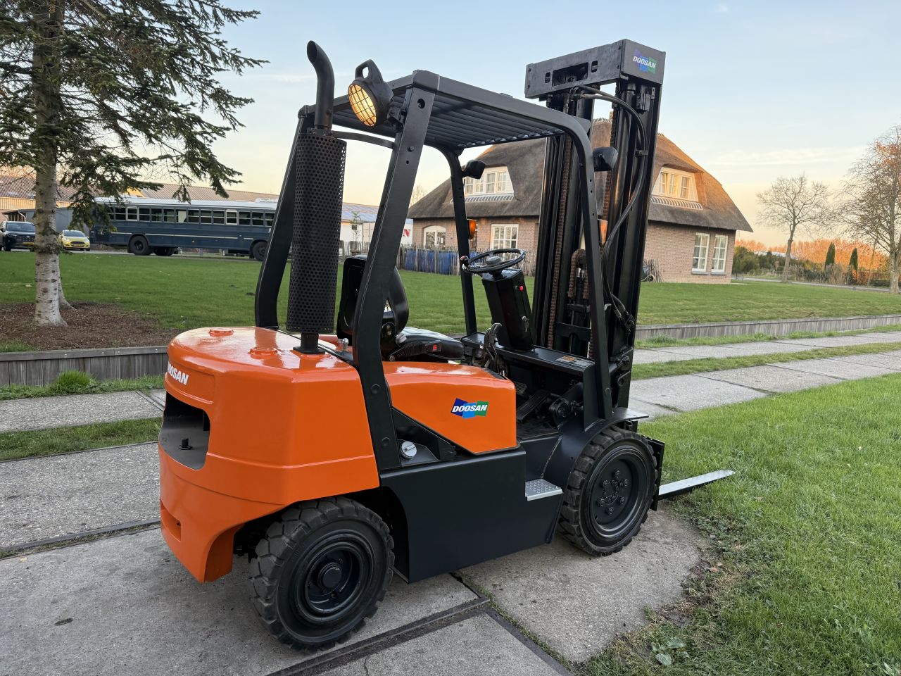 Doosan 2.5 tonner diesel heftruck 3-delig 4.7M 3900uur