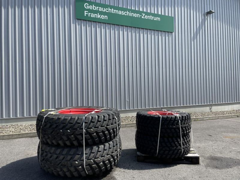 NOKIAN 420/65 R24 & 480/80 R30