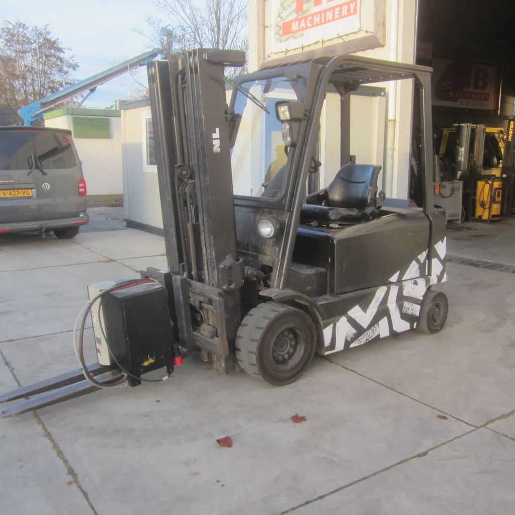 Hyster Heftruck J 2.50 XM, elek, triplomast, side shift.