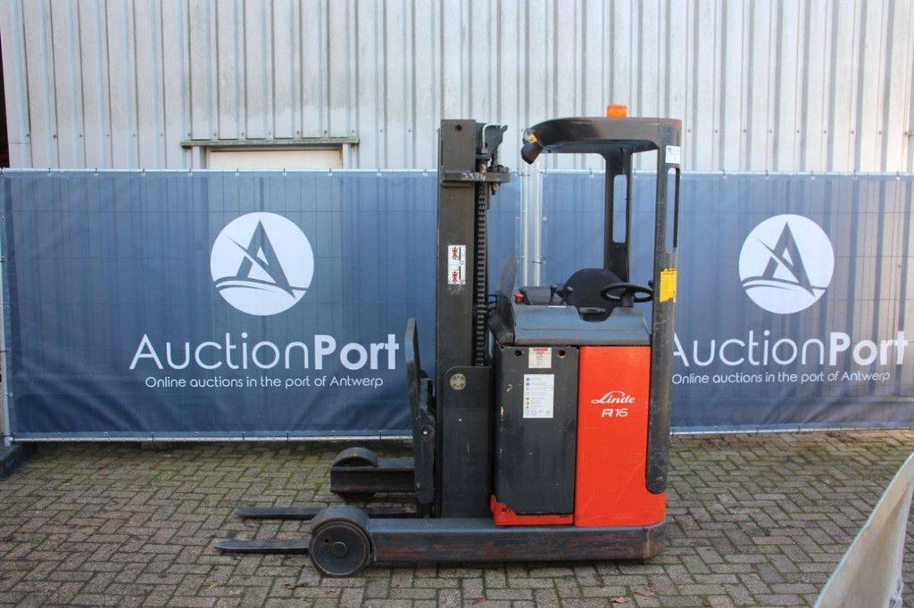 Reach truck Linde R16N Electric 1600kg 4.7m 1995
