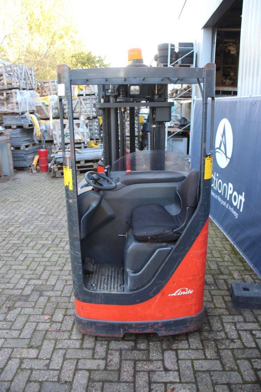 Reach truck Linde R16N Electric 1600kg 4.7m 1995