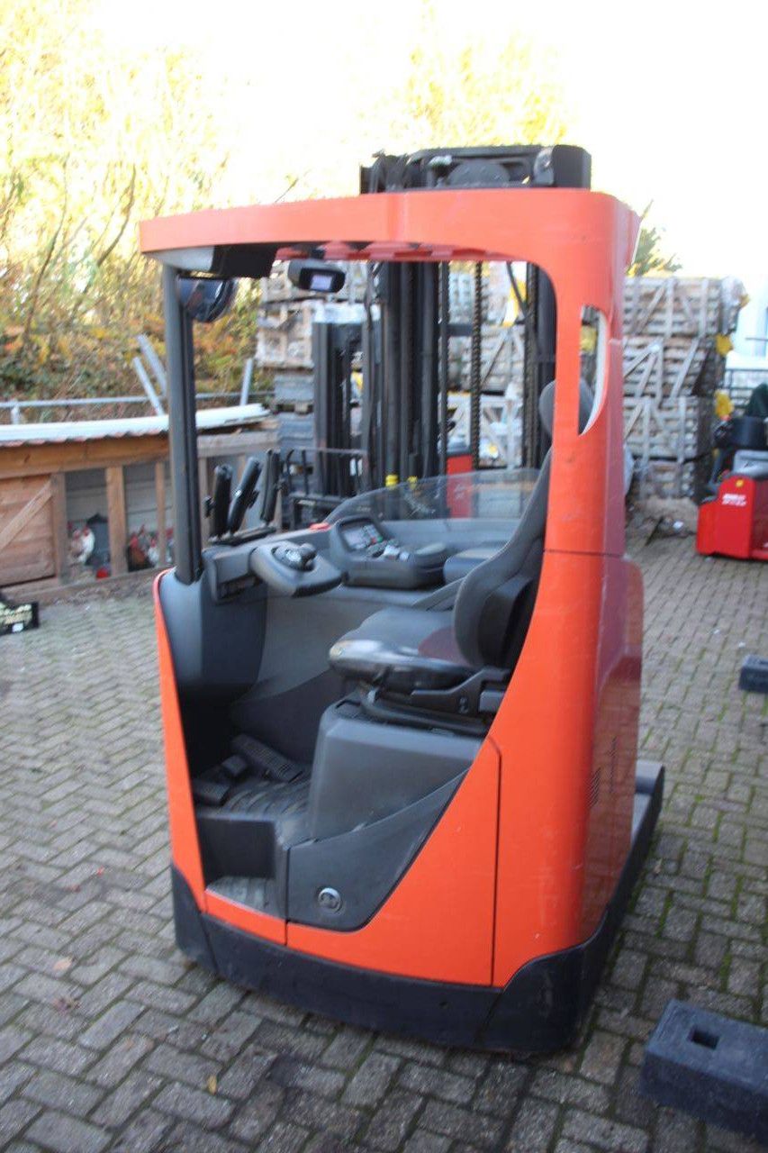 Reach truck BT RRE140 Electric 1400kg 5.7m 2014