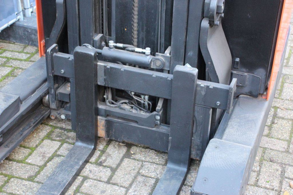 Reach truck BT RRE140 Electric 1400kg 5.7m 2014