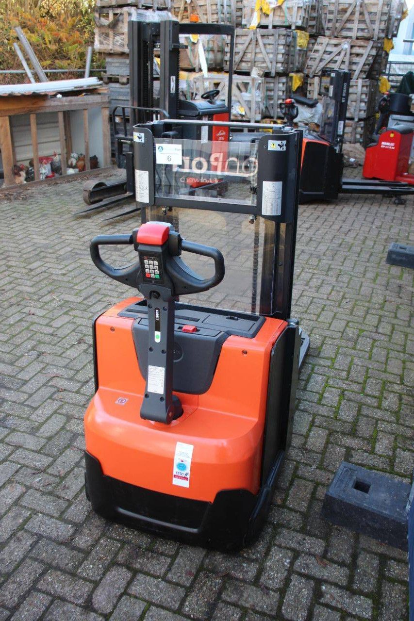 Stacker Toyota SWE200D Electric 2000kg 2018