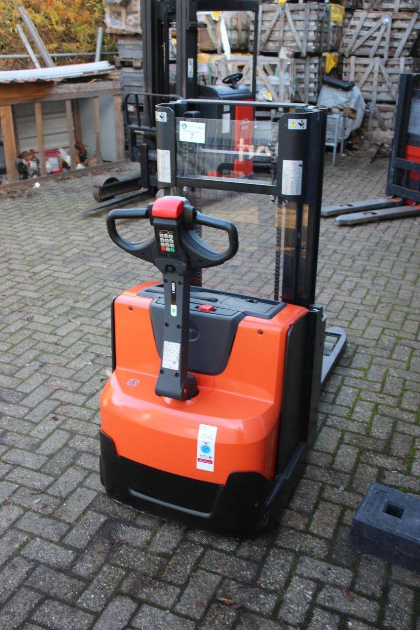 Stapelaar Toyota SWE200D Elektrisch 2000kg 2.1m 2018