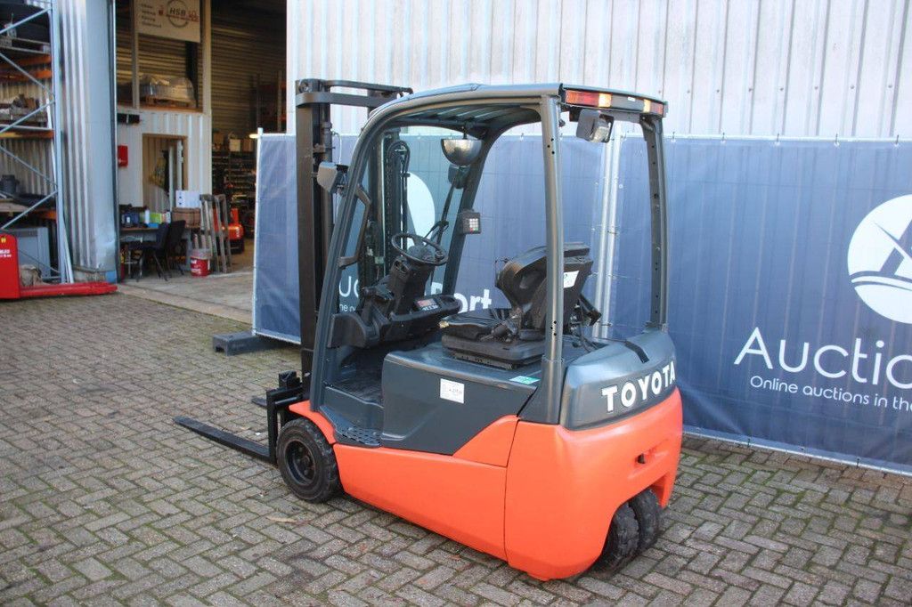 Toyota 8FBET20 Elektrogabelstapler 2000 kg 3,3 m 2012