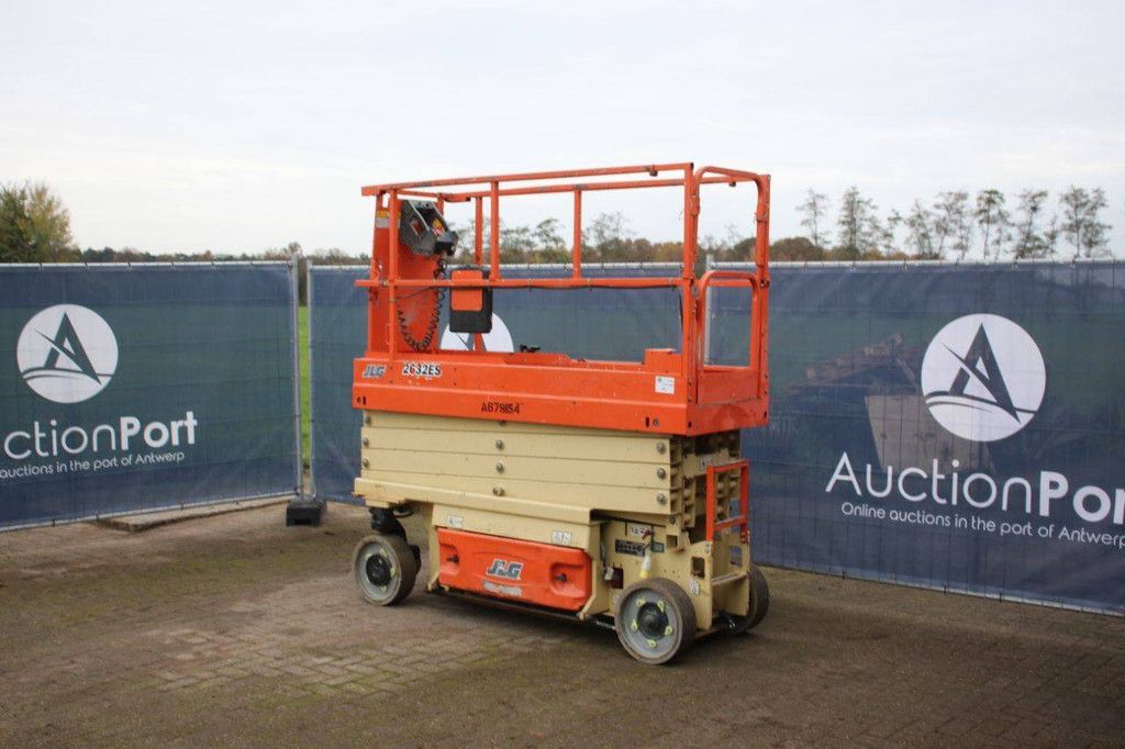 JLG 2632ES Electric Scissor Lift 9.77m 2015