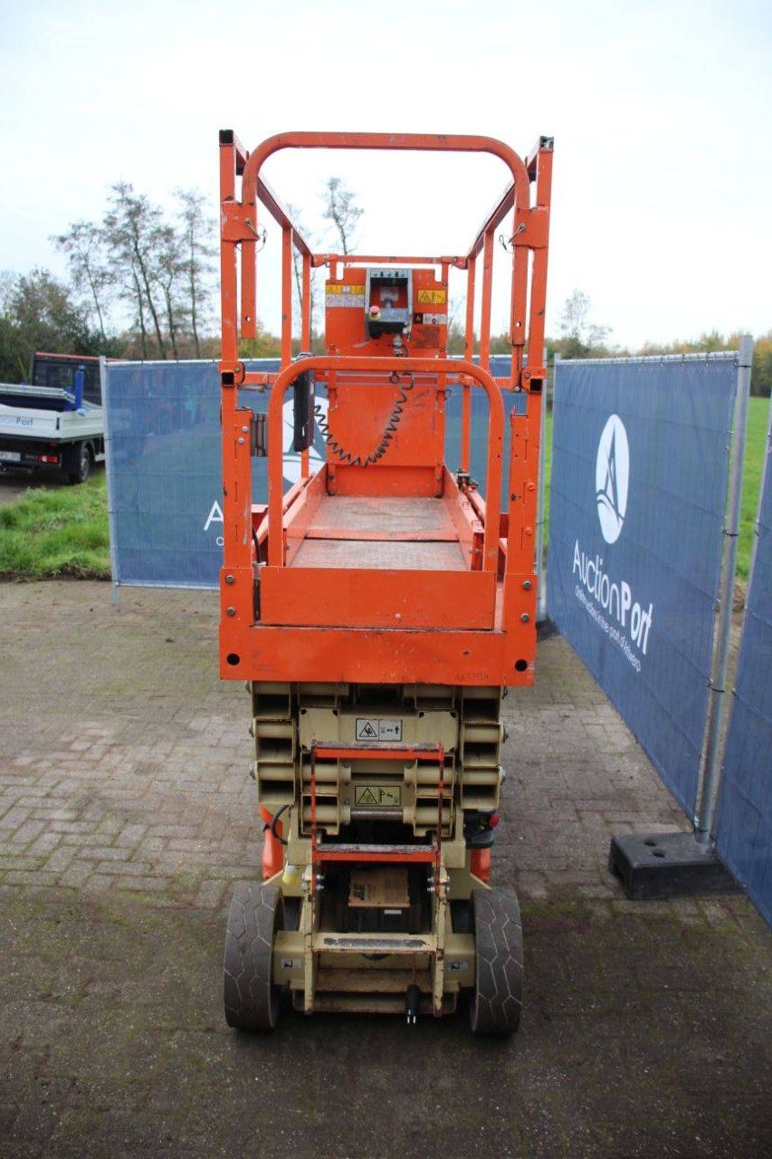 JLG 2632ES Electric Scissor Lift 9.77m 2015