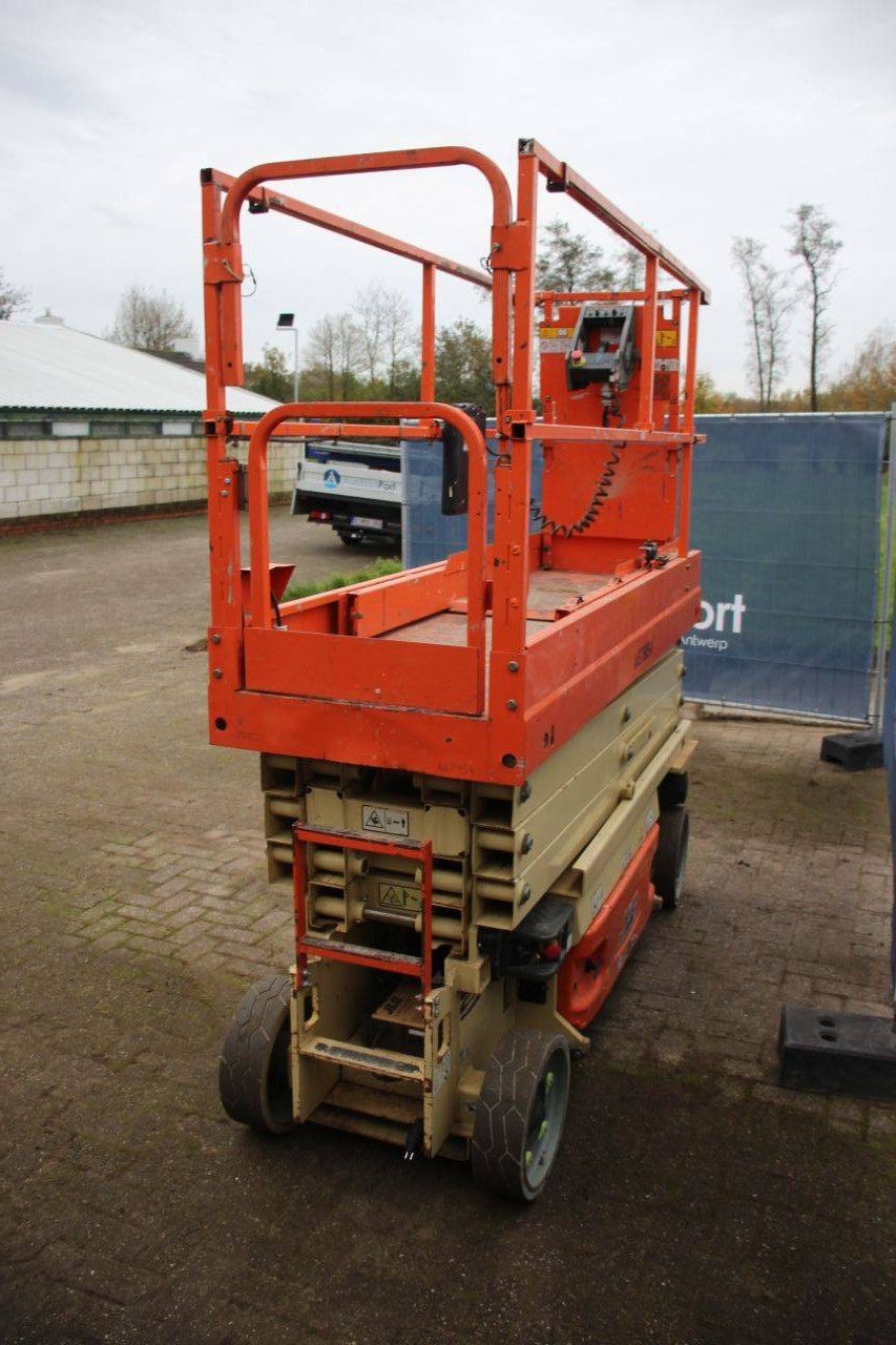 JLG 2632ES Electric Scissor Lift 9.77m 2015