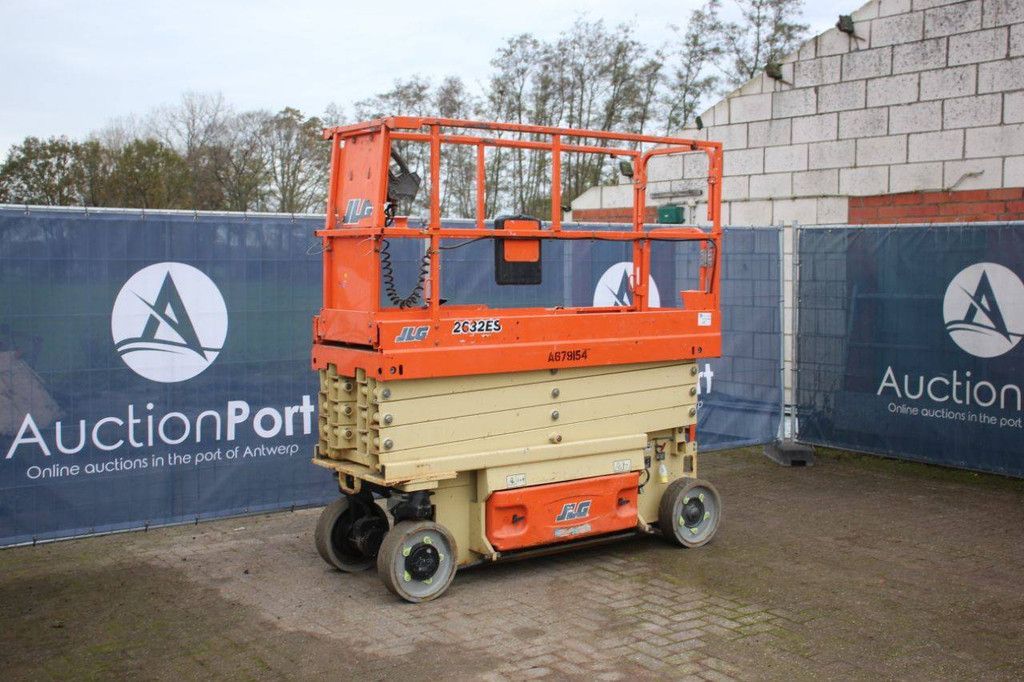JLG 2632ES Electric Scissor Lift 9.77m 2015