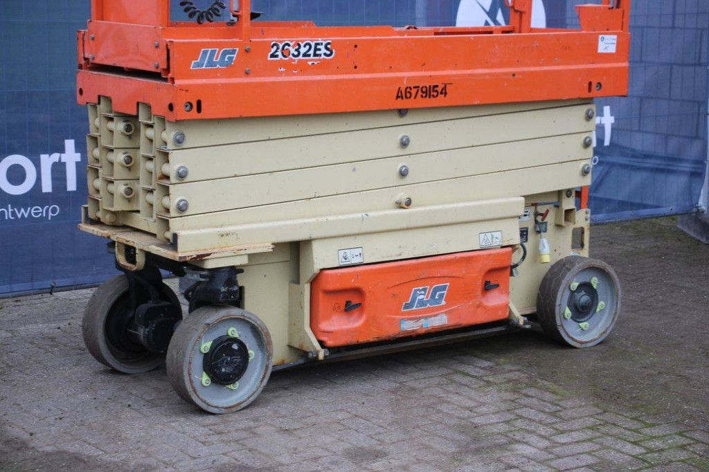 JLG 2632ES Electric Scissor Lift 9.77m 2015