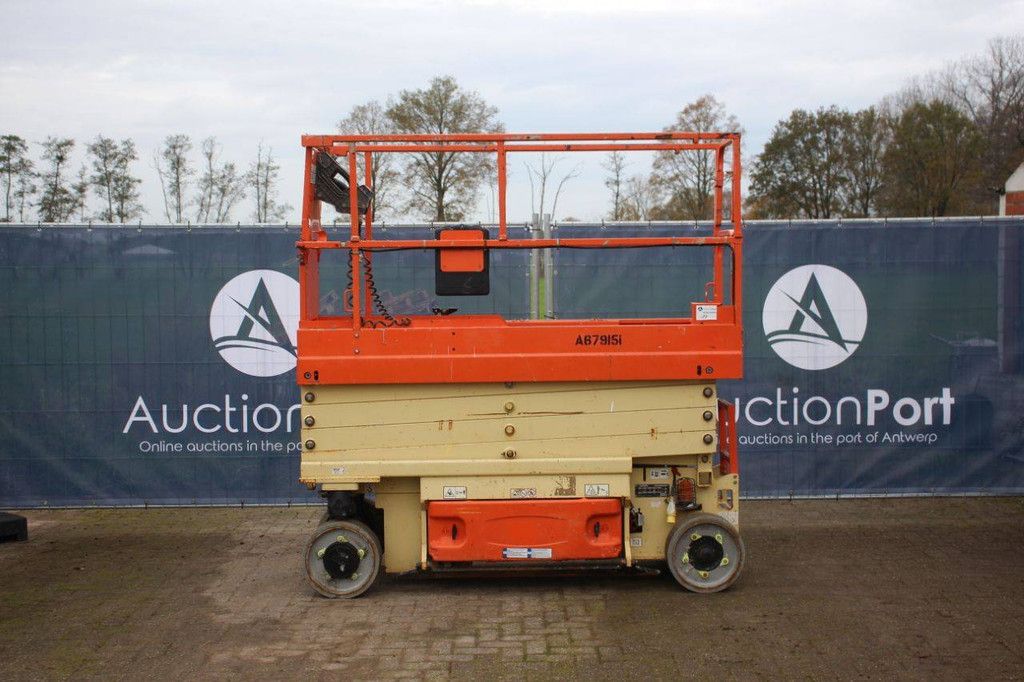 JLG 2632ES Electric Scissor Lift 9.77m 2015