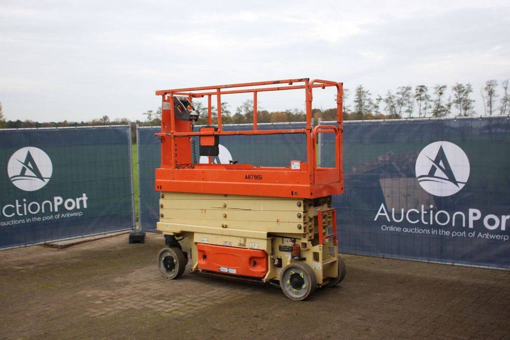 JLG 2632ES Electric Scissor Lift 9.77m 2015