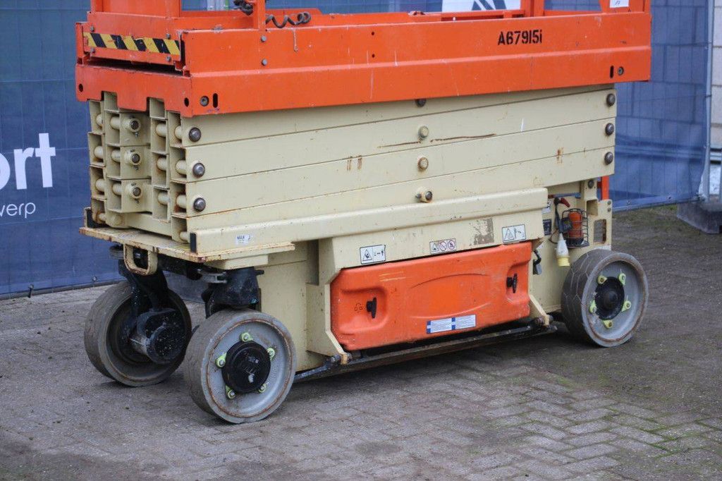 JLG 2632ES Electric Scissor Lift 9.77m 2015