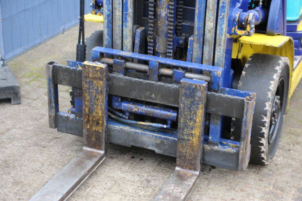 Komatsu FD25T-12 Diesel-Gabelstapler, 2500 kg, 4 m