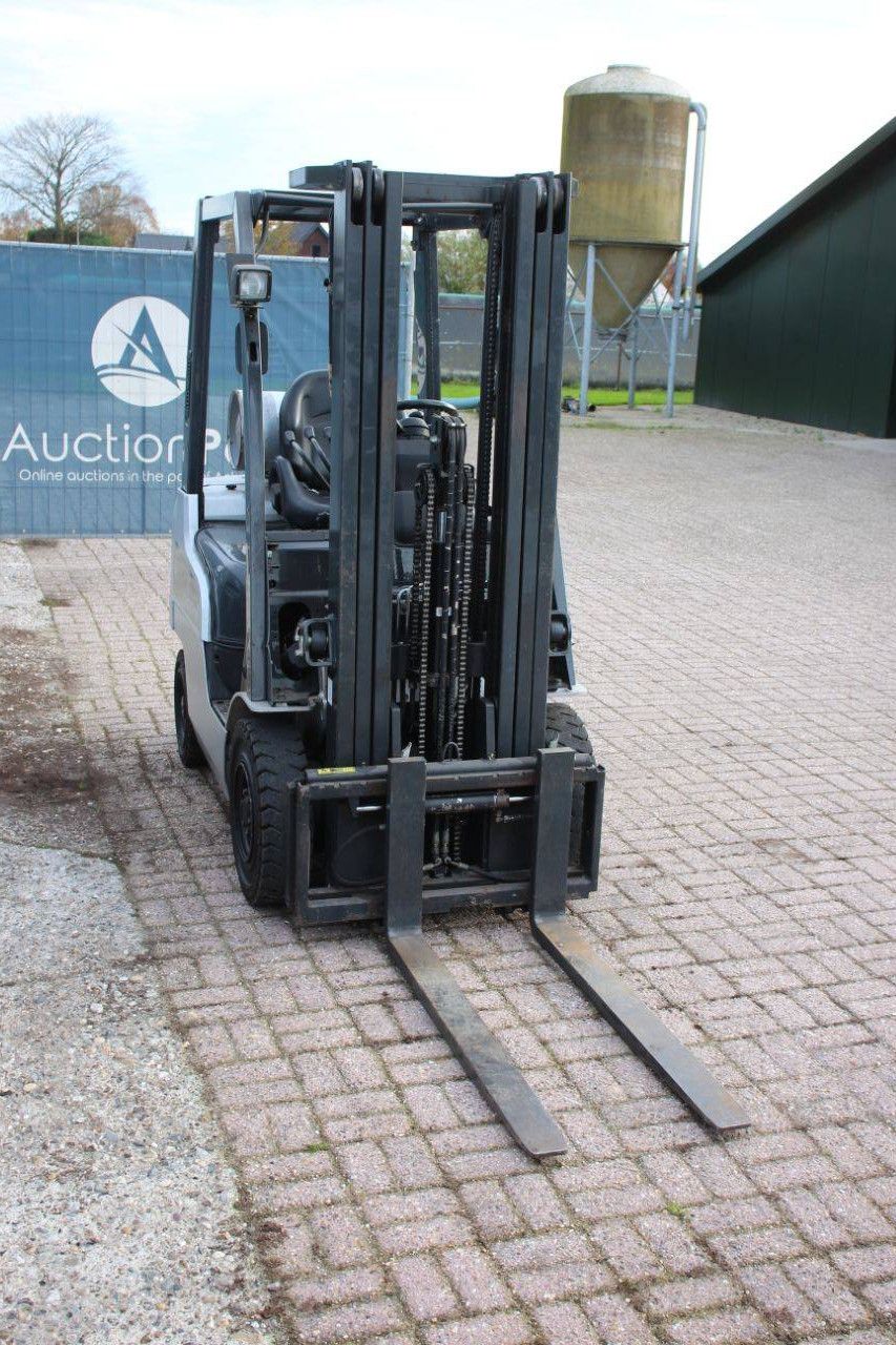 Gabelstapler Nissan P1P1A15D LPG 1500kg 4,75m 2011