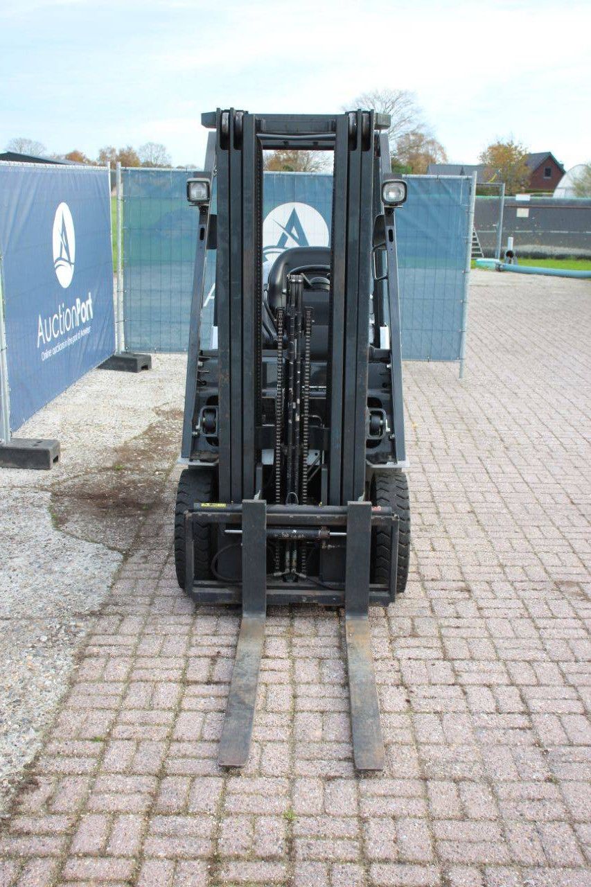 Gabelstapler Nissan P1P1A15D LPG 1500kg 4,75m 2011
