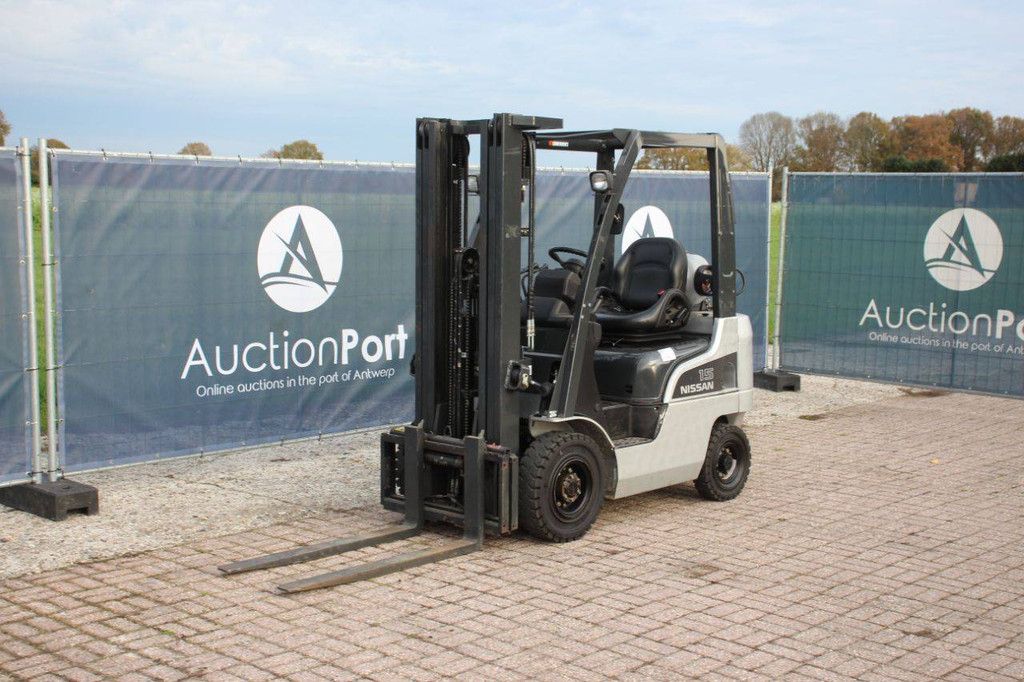 Gabelstapler Nissan P1P1A15D LPG 1500kg 4,75m 2011