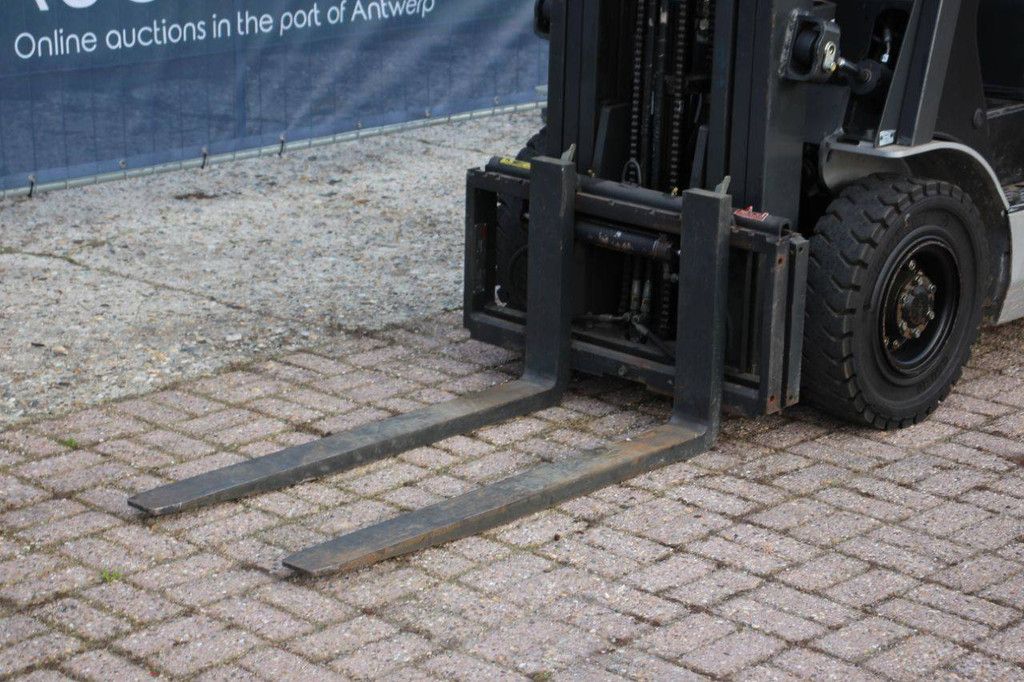 Gabelstapler Nissan P1P1A15D LPG 1500kg 4,75m 2011