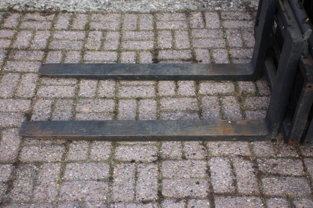 Gabelstapler Nissan P1P1A15D LPG 1500kg 4,75m 2011