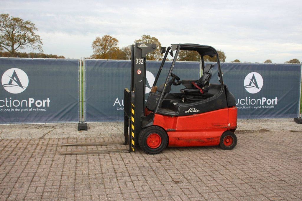 Gabelstapler Linde E30/03/600 Elektro 3000kg 2005