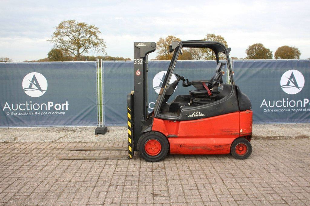 Gabelstapler Linde E30/03/600 Elektro 3000kg 2005