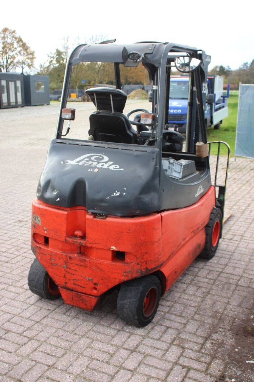 Gabelstapler Linde E30/03/600 Elektro 3000kg 2005