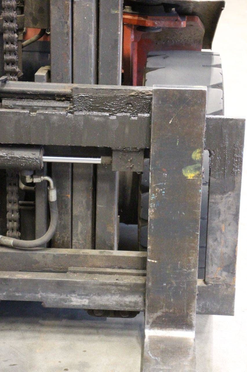 Nissan 30 LPG-Gabelstapler, 3000 kg, 6,0 m